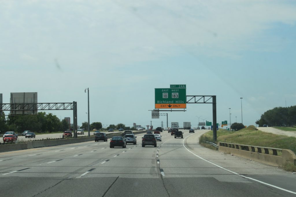 I-820 northbound approaching exit ramp to access eastbound SH 10 and westbound SH 183