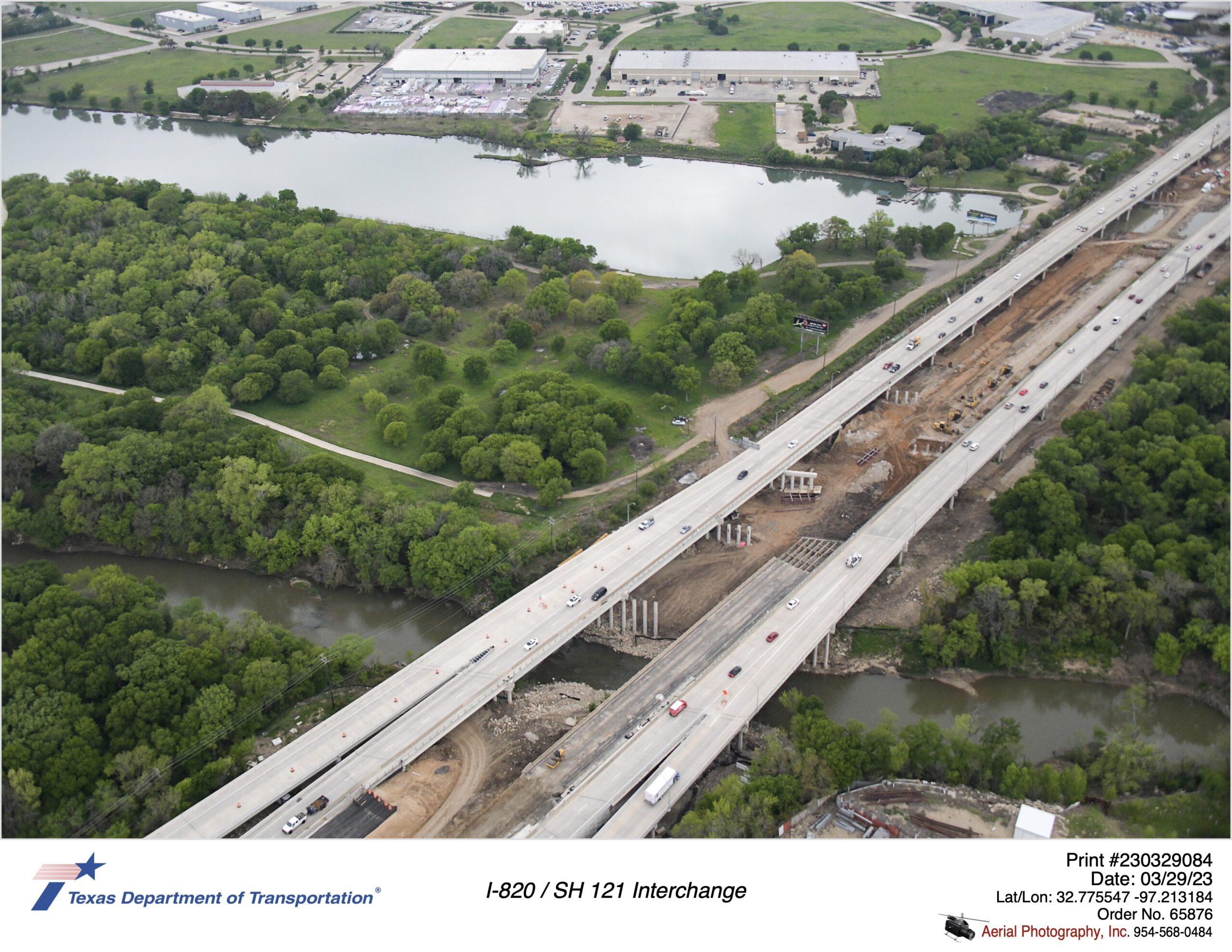 I-820 over Trinity River highlighting interior bridge substructure construction. March 2023.