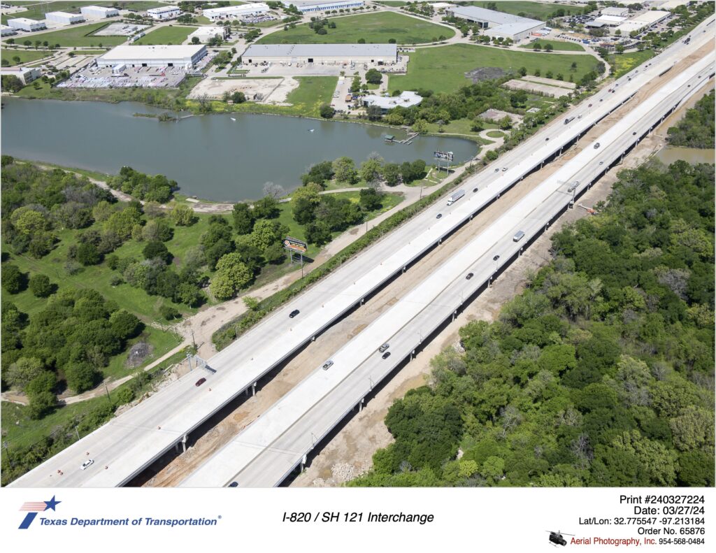 I-820 looking northwest between the Trinity River and Trinity Boulevard.